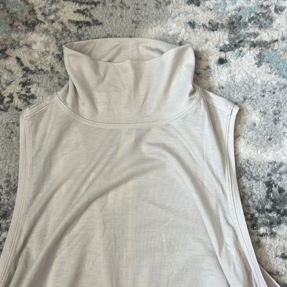 Lululemon See The Horizon Tank in Dune